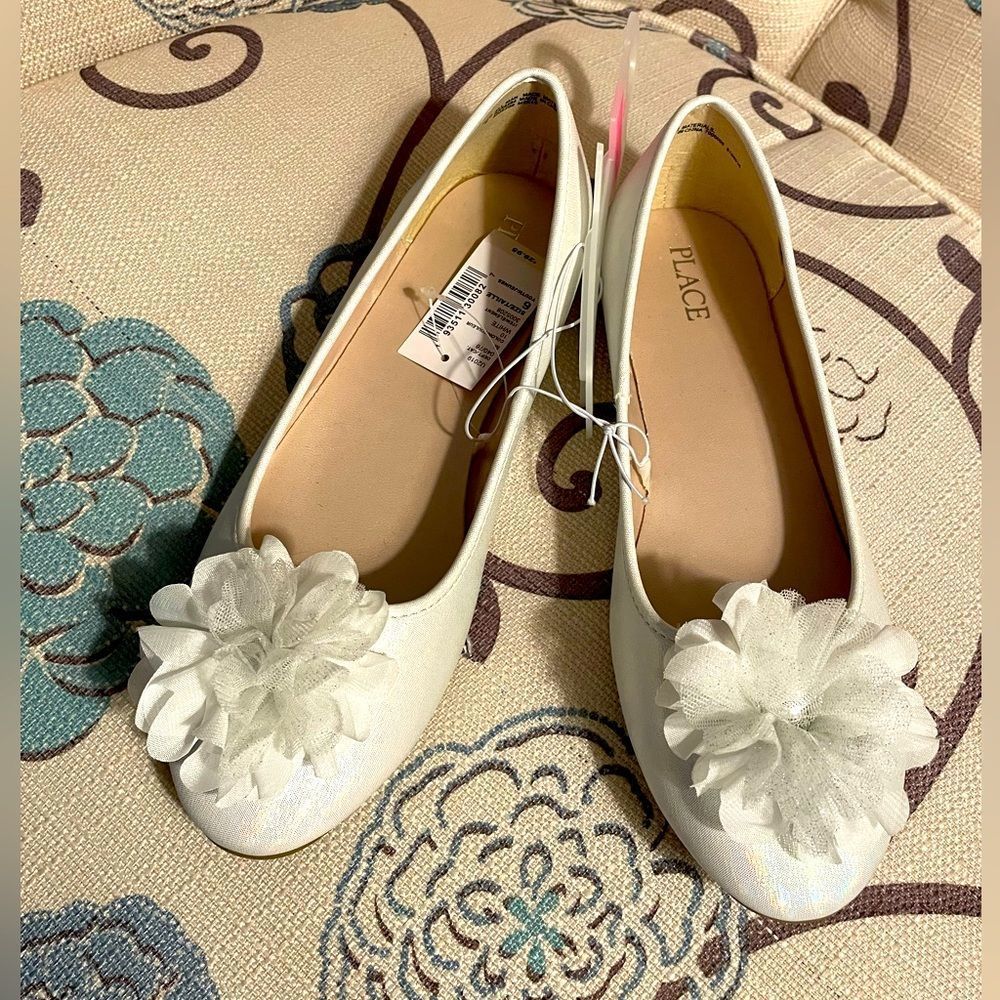 The Children’s Place Dress Shoes Size 6